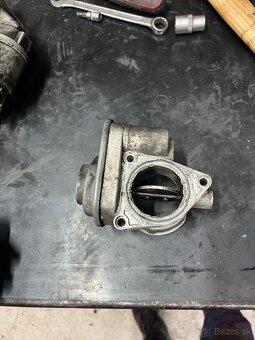 Škrtiaca klapka AUDI Seat ŠKODA VW 1.9 / 2.0 TDI 038128063G - 2