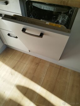 Umývačka riadu vstavaná 45cm - 2