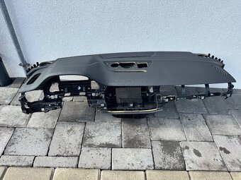 Palubná doska ,palubovky Audi q7 4m0 - 2