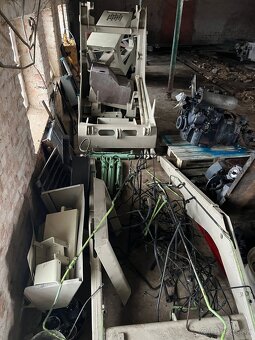 Locust 750 (unc) - 2