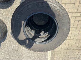 225/75R16C Michelin - 2