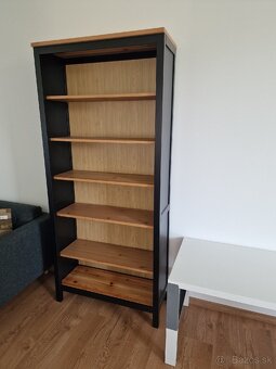Knižnica HEMNES čierna - 2
