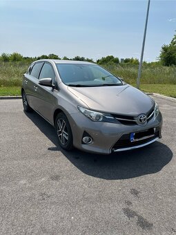 Toyota Auris 1.6l 2014 - 2
