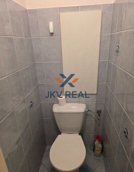 Realitná kancelária JKV REAL so súhlasom majiteľa ponúka na - 2