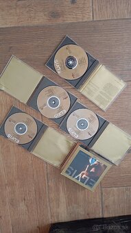 rôzne cd a kazety. - 2