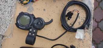 Kontroler k elektricke koloběžce s páčkou a displejem 60-72v - 2