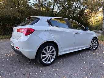 Alfa Romeo Giulietta 1.4 T 120 (benzín, 88 kW) - 2