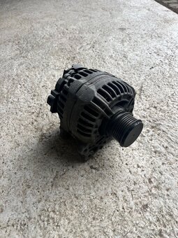 Alternator Škoda octavia 1 038903024F - 2