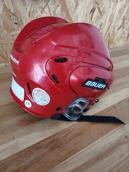 Predam hokejovu prilbu - 2