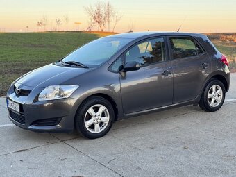 Toyota Auris 1.3 VVTI - 2