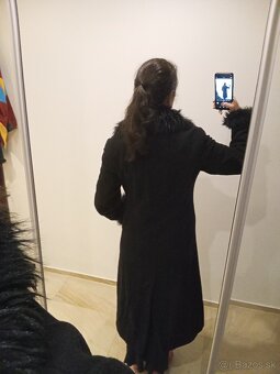 Darujem čierny kabát - 2