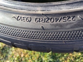 225/40 r19 letne pneumatiky - 2