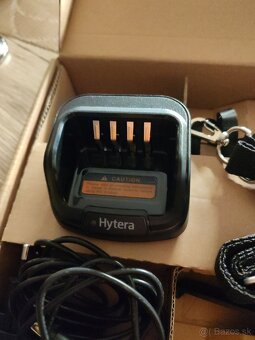 Nova nabijacka vysielacky Hytera - 2