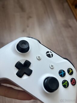 Xbox One S - 2
