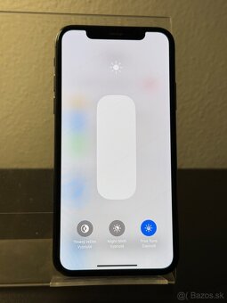 Predám Apple iPhone XS 64GB Black Poškodené zadné sklo - 2