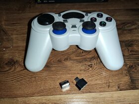 NOVY bezdrotovy gamepad - 2