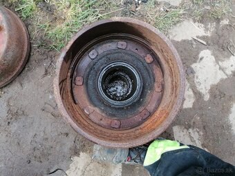 Predám disk s rozmerom 10,50-16 náboj bubon pakne - 2