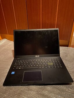 Predám notebook  ASUS - 2