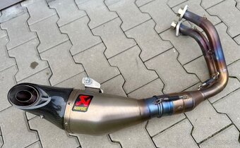 Akrapovic vyfukovy system - 2