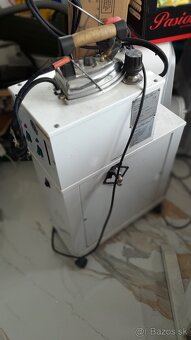 Predám priemyselnú párnú žehličku - 2