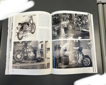 JEŠTĚ JE - Motocykly v Československu na fotografiích 1 - 2