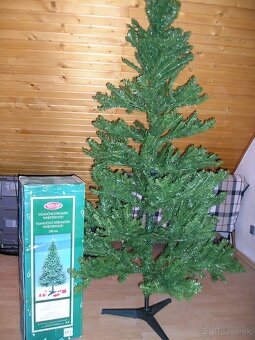 predám vianočný stromček - 2