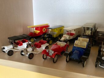 Staré autíčka do zbierky - 2