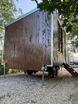 Celodrevená drevenica na kolesách - 2