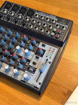 Behringer Xenyx 1202 - 2