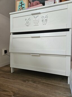 Detská postieľka a komoda - 2