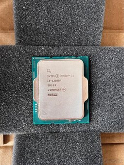 Intel i3 12100f + Stock chladič - 2