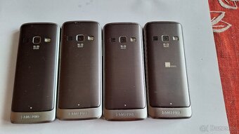 Samsung S5611 top stav plus nabijacka - 2