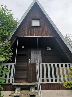 Drevená chatka s vlastným pozemkom - 2