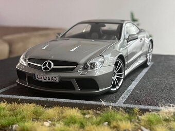 1:18 Mercedes-Benz SL65 AMG V12 Black Series - Mondo Models - 2