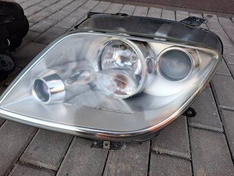Predné reflektory Lancia Phedra - 2