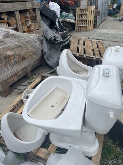 WC, umývadlá, pisoáre - 2