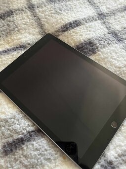 iPad 6. generácia 32 GB - 2