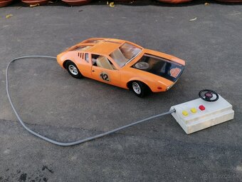Predám starožitné auto na ovládanie Mangusta 1:12 - 2