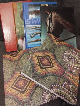 Predam zosity A4 v tvrdych doskach - 2