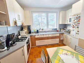 Na predaj 3 izbový byt s lodžiou na sídlisku JUH3 v Poprade - 2