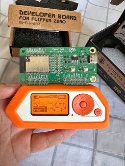 Flipper Zero s WiFi modulom + príslušenstvo - 2