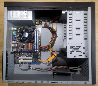 Predám starší PC Pentium 2,6GHz (07) - 2