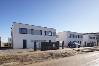 MILOSLAVOV - 4 IZB. RODINNÝ DOM S POZEMKOM 300 M2 - 2