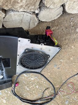 A4 B5 subwoofer - 2