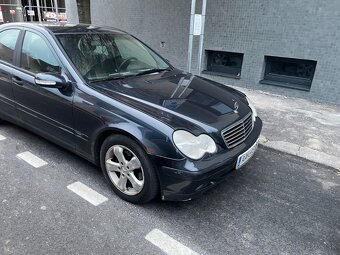 Mercedes-Benz c200 - 2