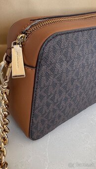 Michael Kors crossbody kabelka - 2