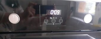 Vstavana rúra Whirlpool AKP461NB. - 2