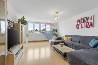 NA PREDAJ : 4 izb. byt 129 m2, rekonštrukcia, garáž, pozemok - 2