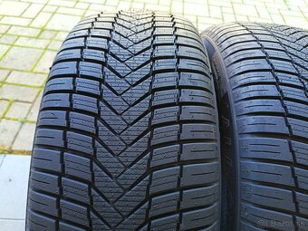 celoročne pneu 225/55 R17 - 2