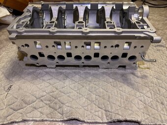 Hlava valcov 16v pumpac nova hlava 2.0tdi - 2